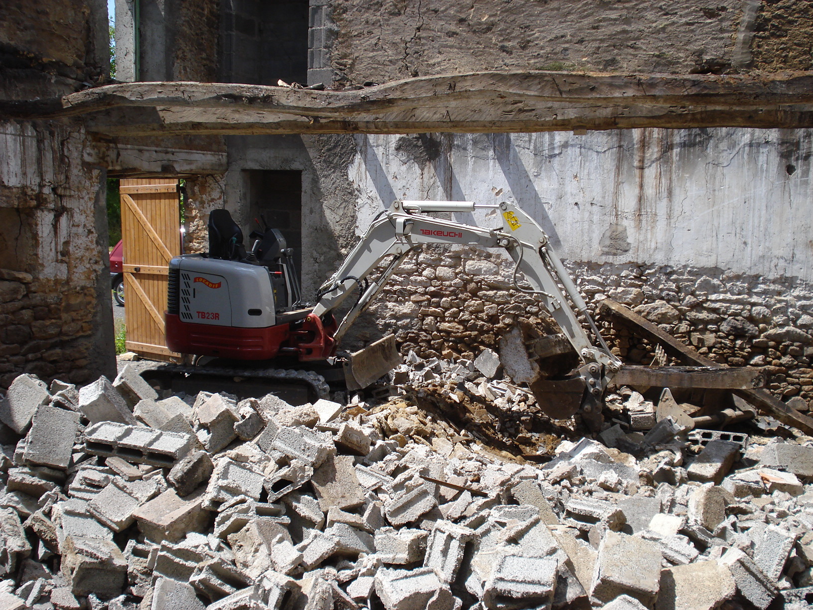 Démolition à Fontaine-Couverte