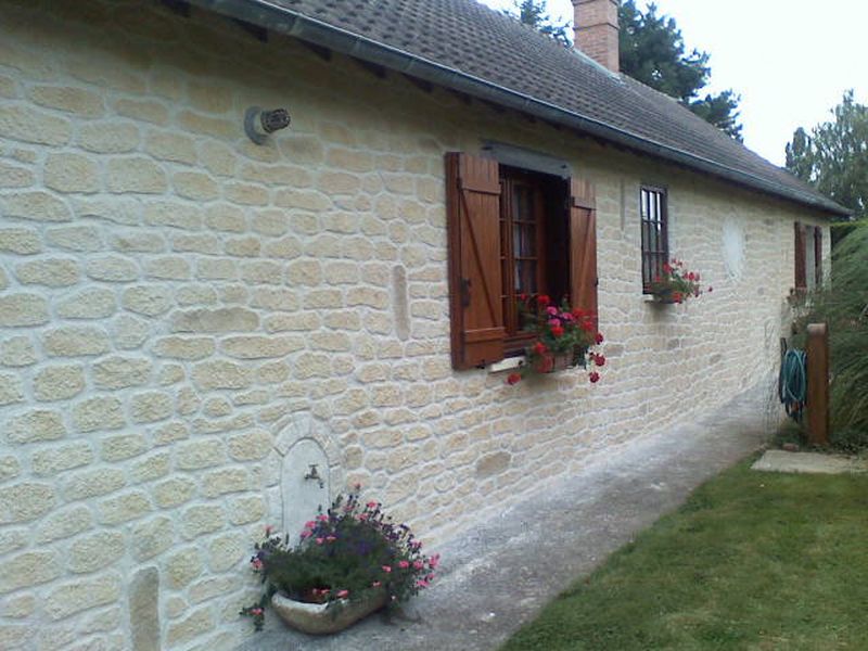 Joint à la chaux, façade en pierre dans la Mayenne